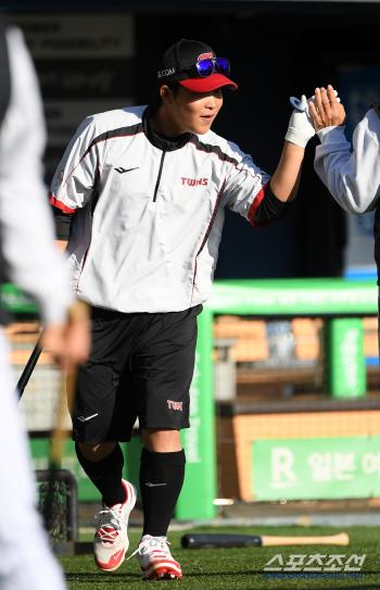 Park Kwanwoo, start strong