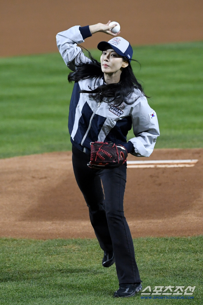  Soyeon Kim Nice first pitch.