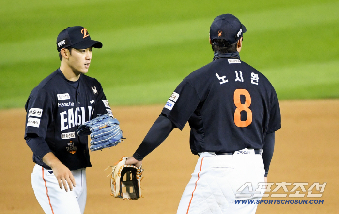  Third baseman Roh Si-hwan's mistake