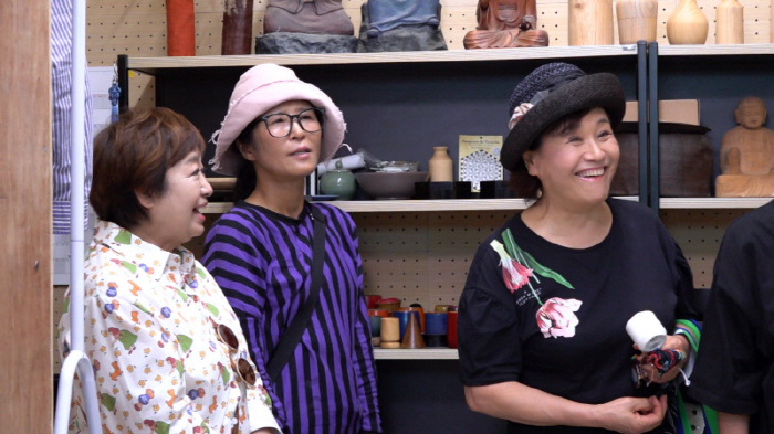 'Same pain...'I want to hug you' Park Won-sook, warm comfort to Yubaka who lost her son