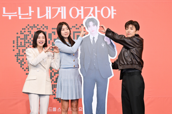 Older Han Hye-jin and Hwang Woo-seul-hye → Younger Jang Woo-young, and a sister-in-law full of dopamine (Roundup)