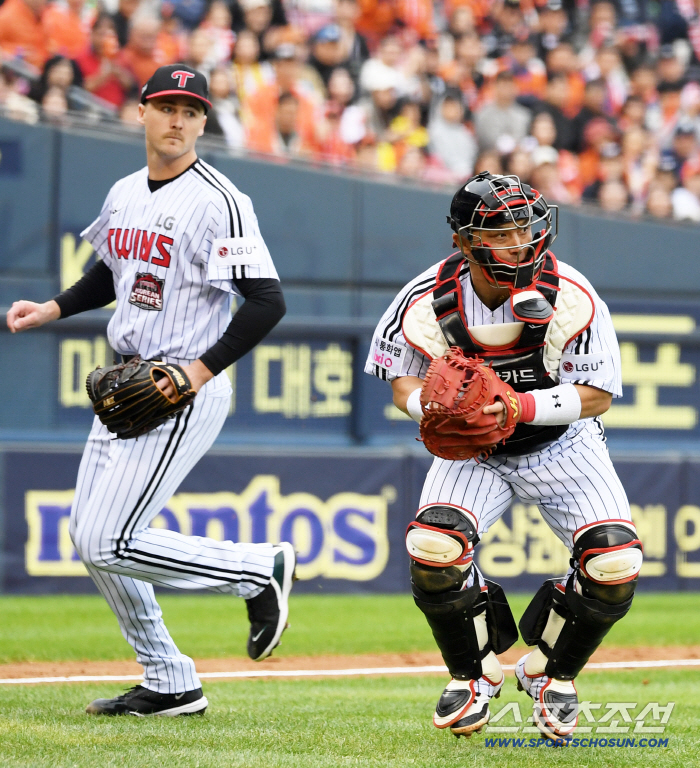 Since the first game, Ryu Hyun-jin has to hit three right hands without hitting, so the championship is close to winning