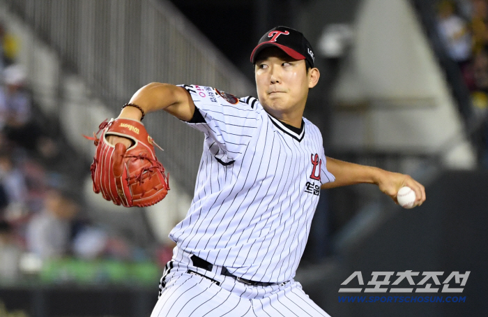What is the status of Chirinos, the biggest variable for LG's victory. The possibility of Son Joo-young in Game 3 seems not to be able to play Game 4 in the middle of nowhere yet.