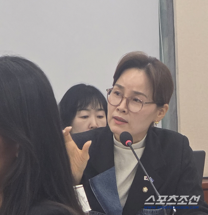 You can't select a sports hero because you don't have a budget of 160 million won? Rep. Woo Saeng-soon, Legendary Rep. Lim Oh-kyung's deplorations 