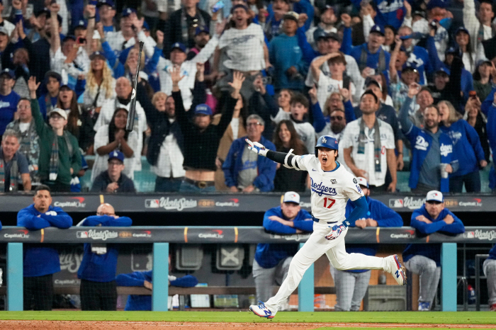 Already four hits, two homers, three RBIs, three runs scored, Ohtani LA, changed Dodgers PS history LAD 55 TOR