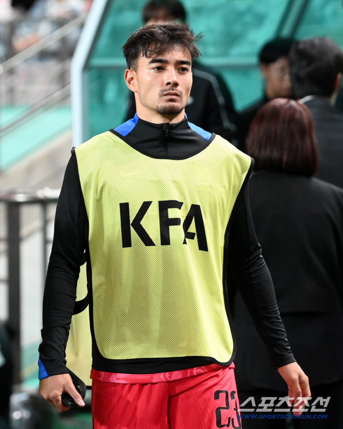 Hong Myung-bo-ho, another bad news. Here, too, there, too. → Next, Hwang Hee-chan, teacher, is likely to be replaced