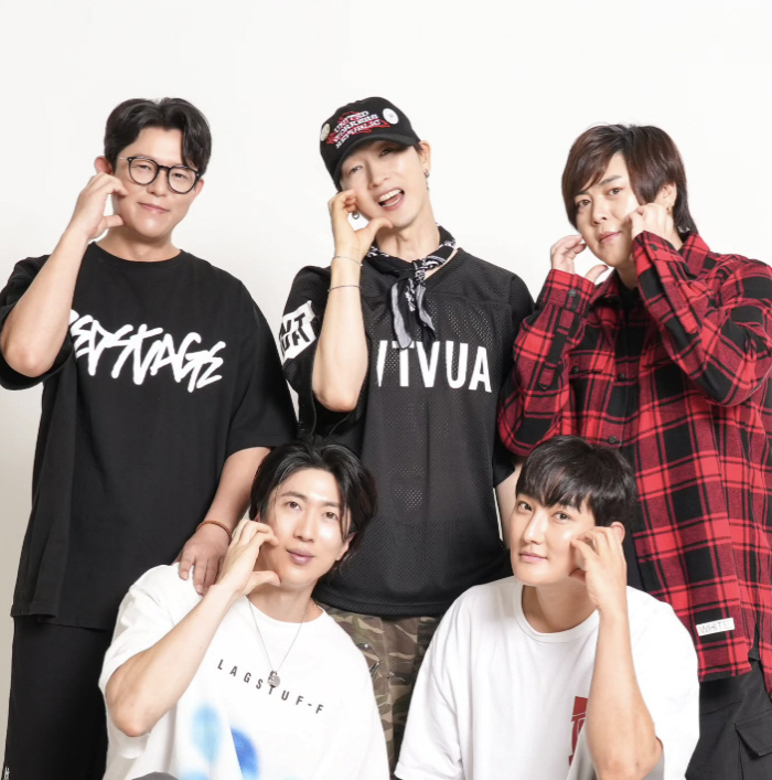 H.O.T, SM left Lee Soo-man's arms? Please raise him on the phone for 10 years tears