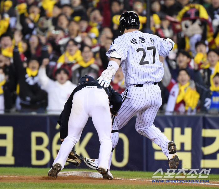I don't want to comment The difference between Park Dong-won's sacrifice bunt and Noh Si-hwan's throwing miss, which hurt more than two losses, was the difference
