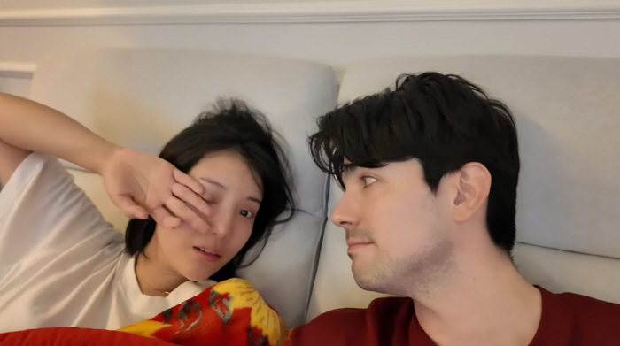 I hope it's a 2% miracle..Robin ♥ Kim Seo-yeon's couch acting 'Baby's heart beats weakly, decided after 3 days'