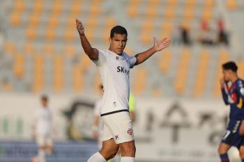Yuri Jonathan, who gave Jeju a victory for only 11 games, and the 36th round MVP of K League 2, the 34th round of K League 1, is Park Chang-hwan from E-Land