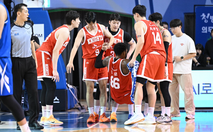 Samsung is finally in 6th place. It won 83-74 against SK without Warnie. Lee Won-seok returned, dominated Kanter and under the basket.