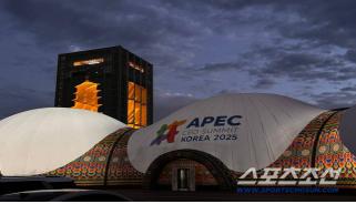 Outside of Ando, K-Tech's Daehyang Field One KTECH Air Dome, Samsung, LG, and SK technologies were all embraced
