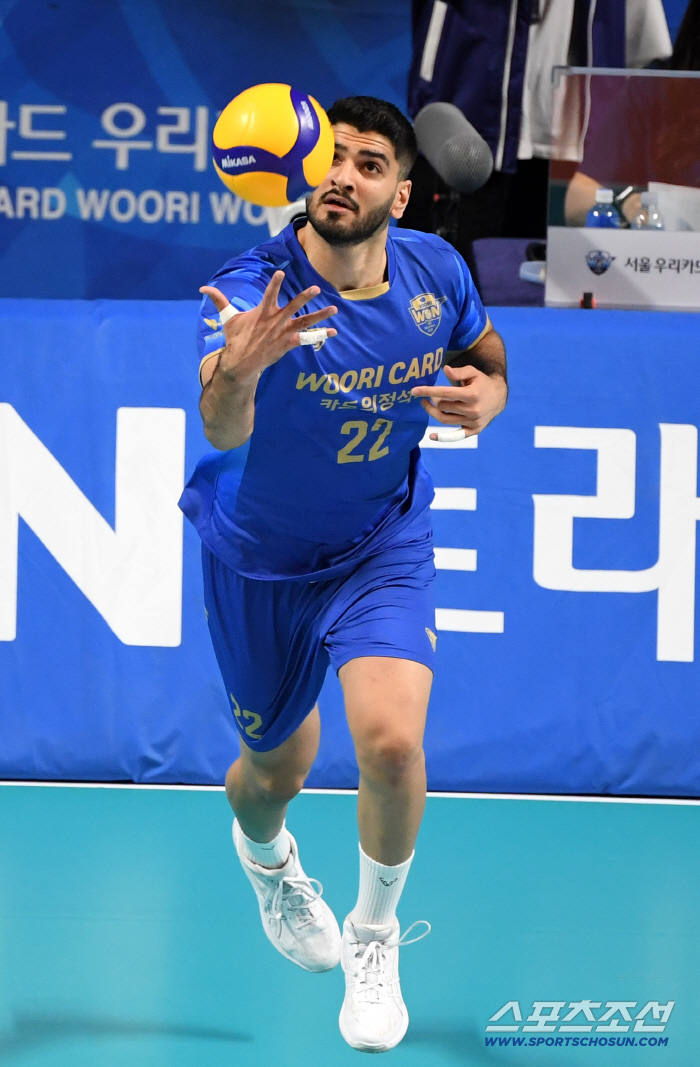  Ali serve