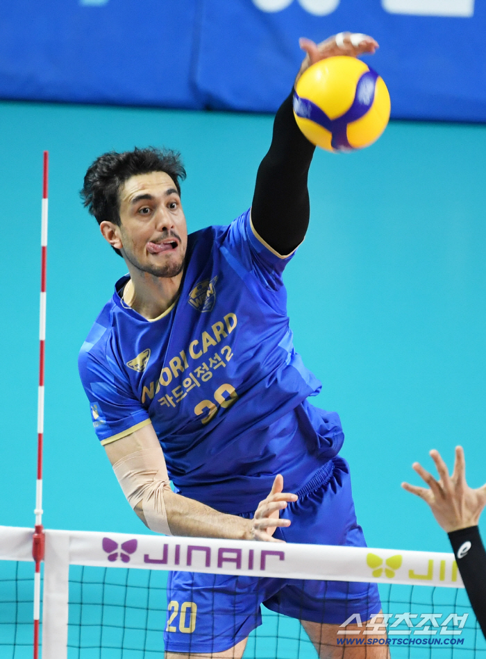  Arauzo's power is overwhelming