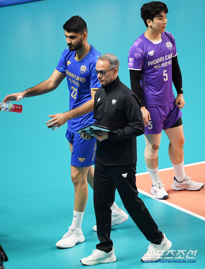  Director Mauricio Paes is frustrating