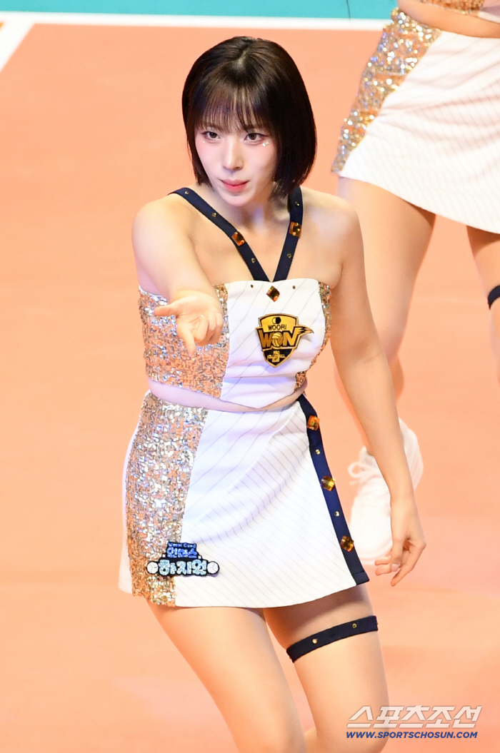  Ha Jiwon, have fun on the volleyball court today