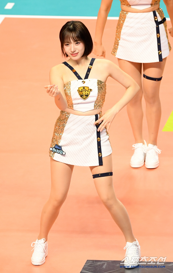  Ha Jiwon is so excited