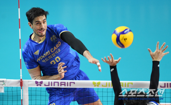  Overwhelmed by the height of Araujo