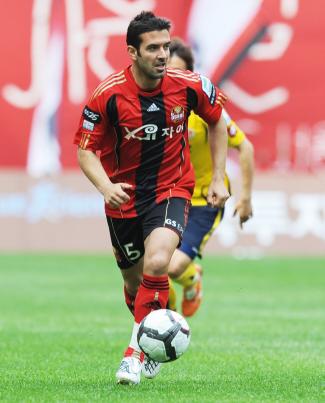 China Is a Nightmare, My Career Ruined, I've Got a Bone Again! Foreigners from FC Seoul Making Decisions...Why on earth?
