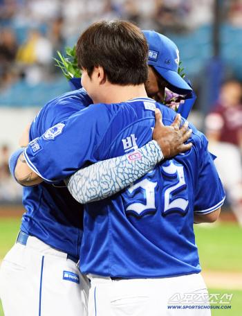 Five people are released, Samsung's generational change is accelerated, and the legendary 418 home run hitter will be separated from him. Whether to extend his active role or retire with Oh Jae-il