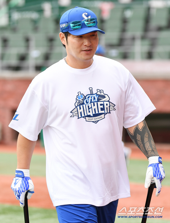 Five people are released, Samsung's generational change is accelerated, and the legendary 418 home run hitter will be separated from him. Whether to extend his active role or retire with Oh Jae-il
