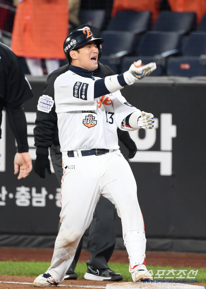 For the fans who support us until the end...Baseball fanatic president's big fireworks gift, this time it shone properly