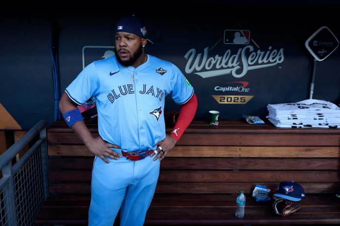 The god of baseball throws a real pitch. As expected, Blgegeju! Toronto Cardiopulmonary resuscitation with a two-run shot against Ohtani