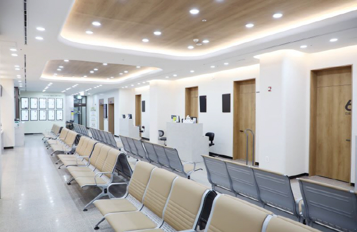 Himchan Hospital Renews Completely to Healing Space...Expectation of convenience improvement