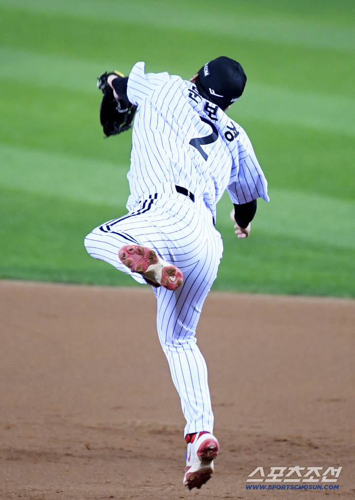 I thought I'd take a picture, but I couldn't win. 4 hits and 5 RBIs that took MVP from 4 RBIs senior. Recovered 25-year-old No. 4 hitter's secret thought was abandoned and only trained