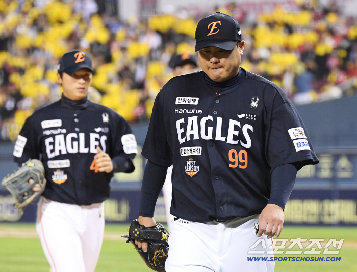 I was a regular pitcher in the fall.. RYU, PS's career win, 4 losses, ERA 5.23 → Opportunity to recover honor, but it is also unsettling