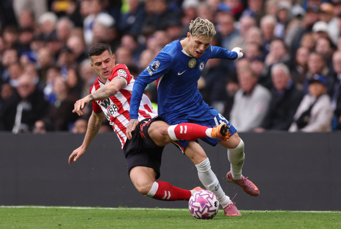 I'm so happy to leave Manchester United. Chelsea man Garnacho's shot → Everything goes fast here