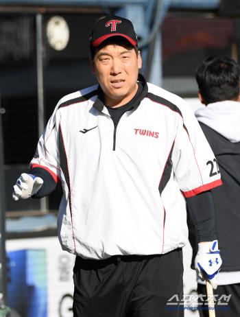 Kim Hyun-soo, who hit a home run by Ponce, is also No. 4 today. It's the same lineup with 21 points.