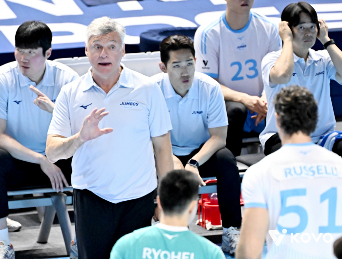 Korea Electric Power Corp. is still uncomfortable with the illegal uniform scandal that ended with a 200,000 won fine for notification