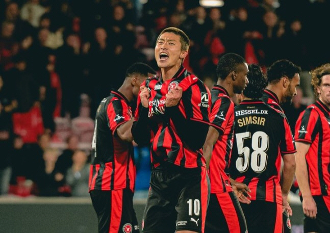 Cho Kyu-sung, the first full-time  4th goal in front of Coach Hong Myung-bo, and Lee Ju in the Danish league are perfectly revived!