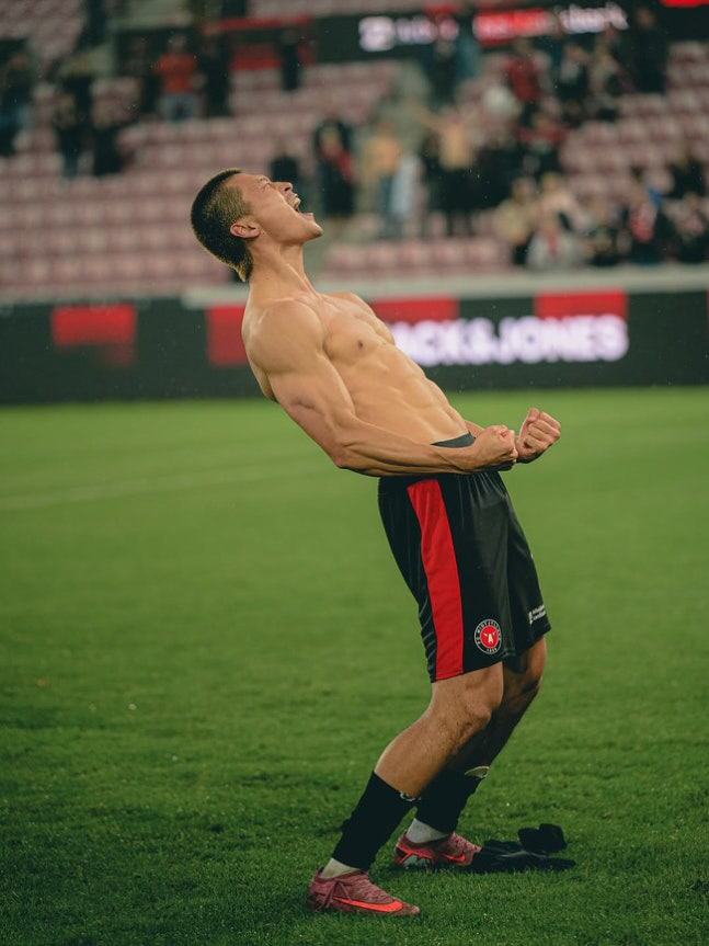 Cho Kyu-sung, the first full-time  4th goal in front of Coach Hong Myung-bo, and Lee Ju in the Danish league are perfectly revived!