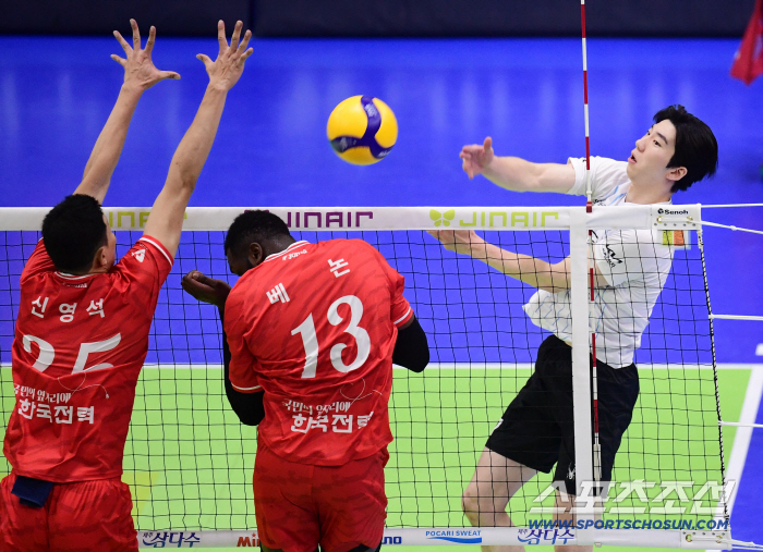  Heo Soobong, looking for an empty gap, spike