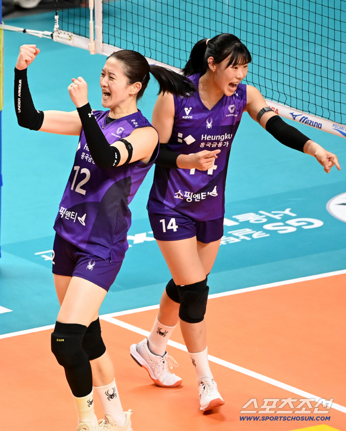  It'sHyun Jung Yunju, successful blocking