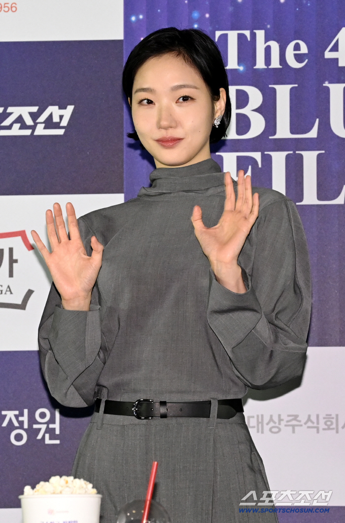  Kim Goeun, Cheongryong goddess's greeting