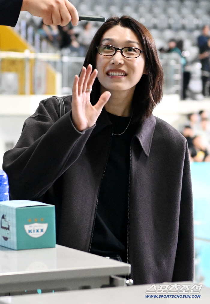  Kim Yeon-koung, advisor of Heungkuk Life, Jangchung
