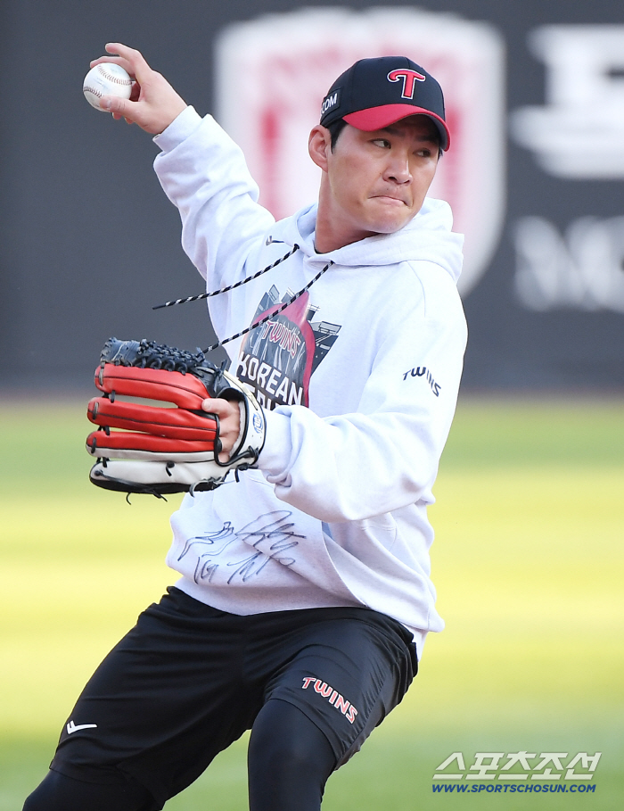  Oh Jihwan's Rolex is not far away