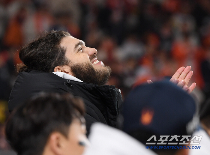  Shim Woo-joon's timely turnaround, cheering Ponce