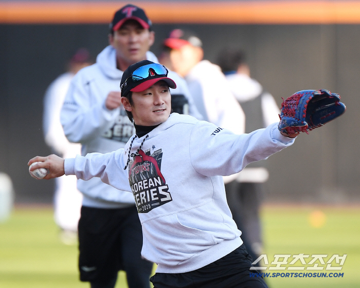  Shin Minjae, confident expression