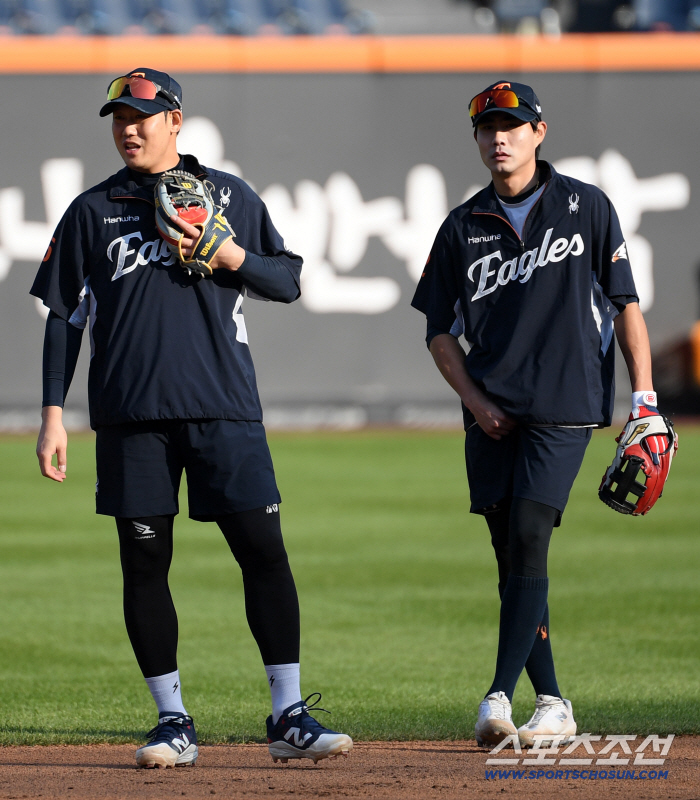  Who is the shortstop today?