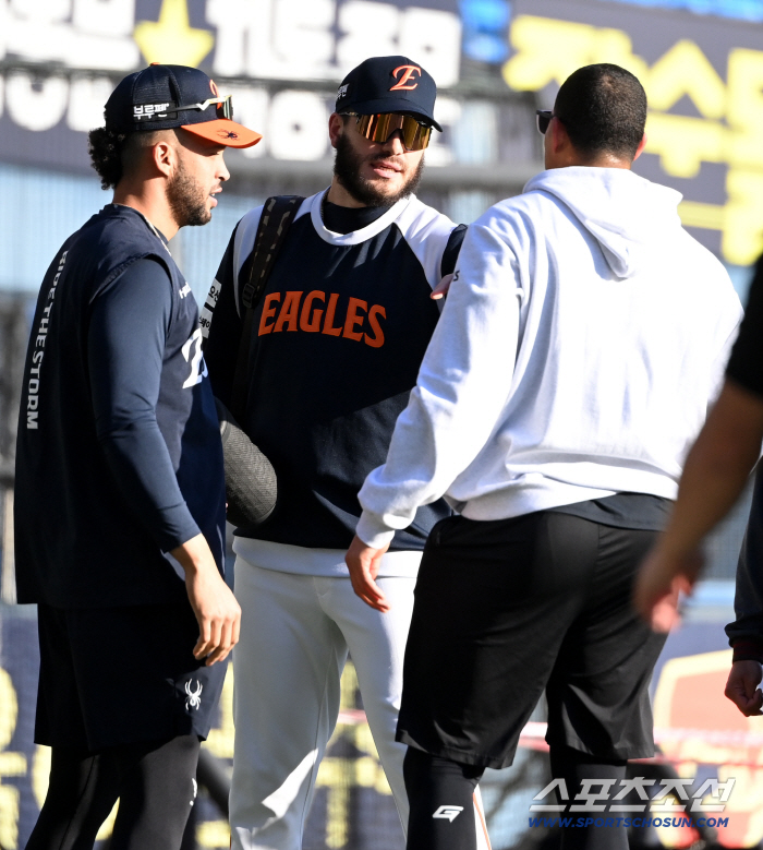There was a reason why I gave a thumbs up to the fans. Chirinos is finally out to start Game 4