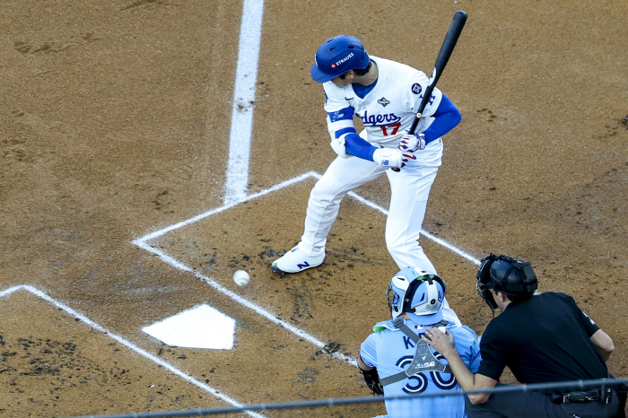 This is stress! 9th base in 18 innings → 17 hours later → 93 pitches → 4 runs lost in 6 innings, but he wants to do it