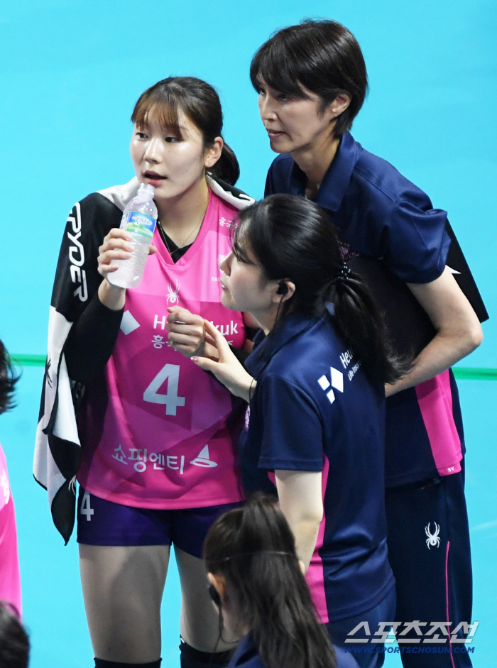 Who's coming out today? Six setters alone, Heungkuk Life's deepening worries...The head coach made a commitment.