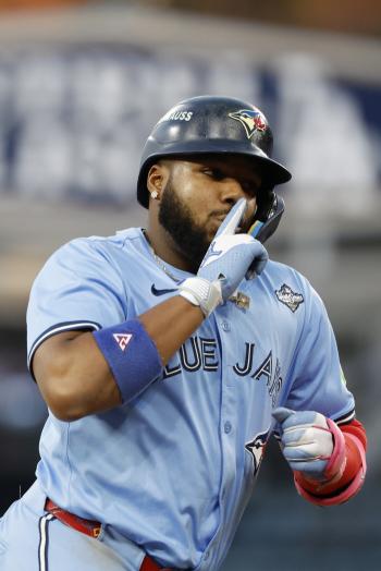 The monster Toronto monster hitter Blgeju swallows the genius, baseball genius Ohtani's come-from-behind two-run shot explodes