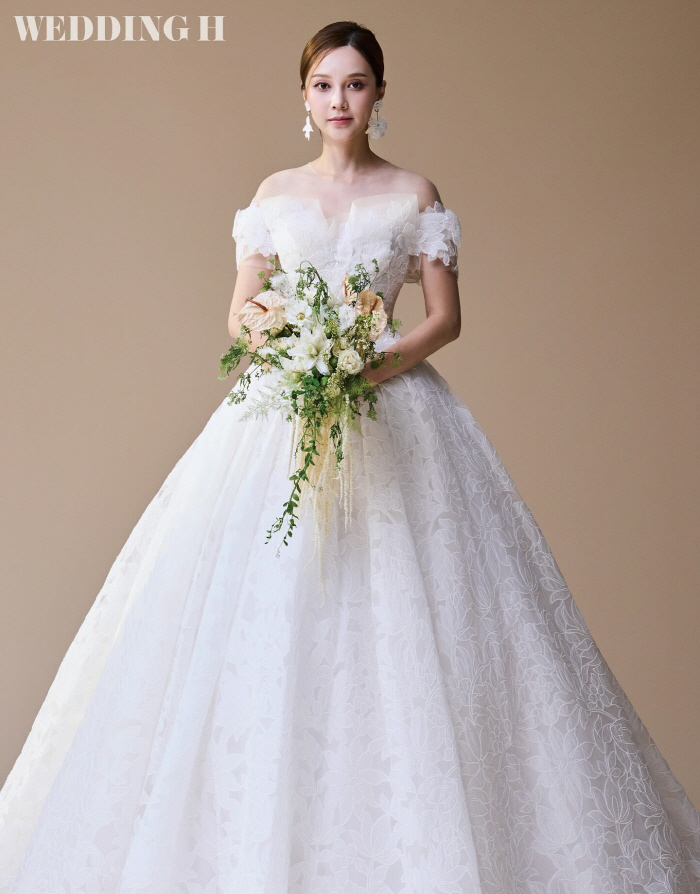 Ayumi, ♥ Handsome businessman must be happy with her husband for his 3rd wedding anniversary