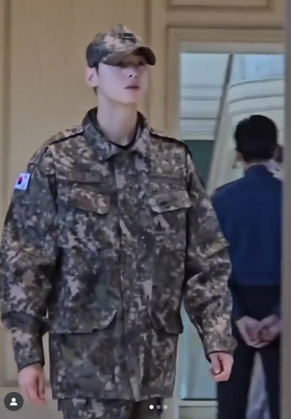 Cha Eun-Woo Spotted in Military Uniform at Gyeongju Hotel During APEC Event