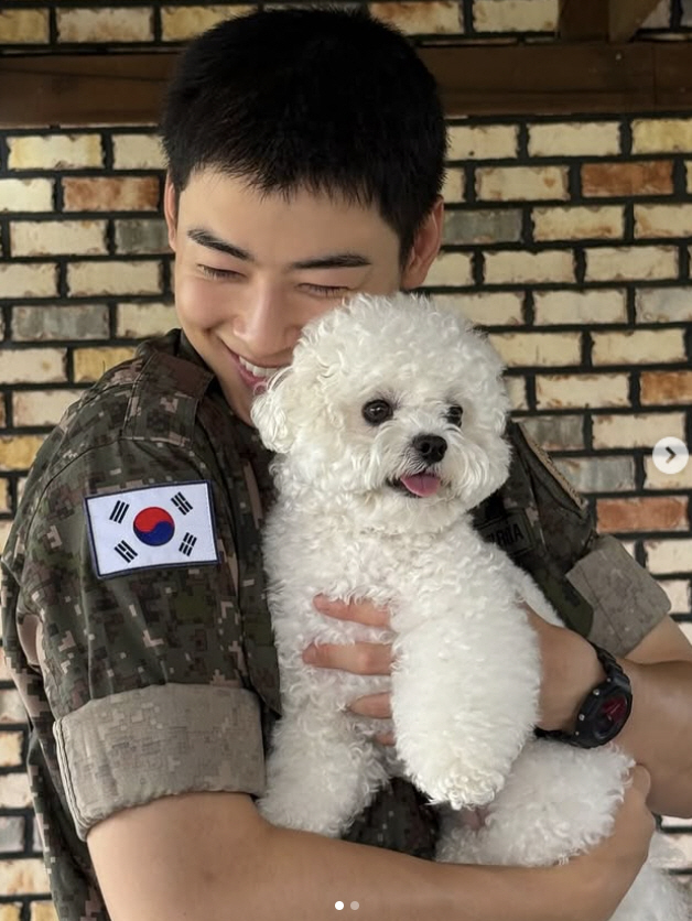 Cha Eun-Woo Spotted in Military Uniform at Gyeongju Hotel During APEC Event